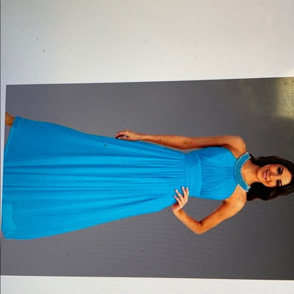 Long formal dress - Picture 8 of 8